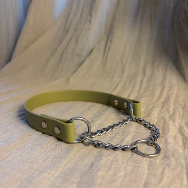 Halvstryp halsband med kedja