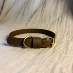 Brunt enfärgat Biothane halsband